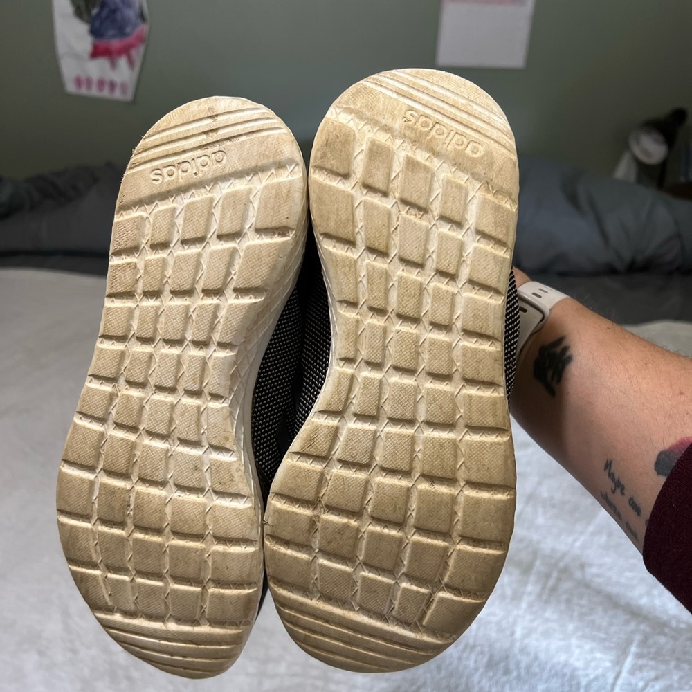 Boys Adidas sneakers - Picture 4 of 7